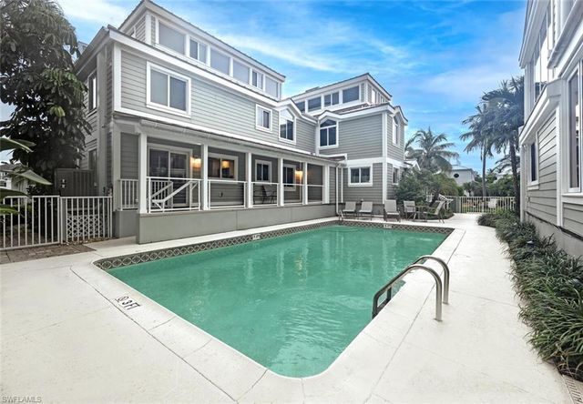 180 6th AVE S 3, Naples, FL 34102