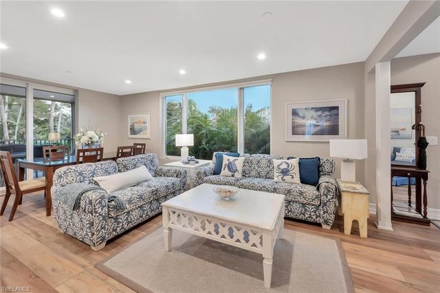 180 6th AVE S 3, Naples, FL 34102