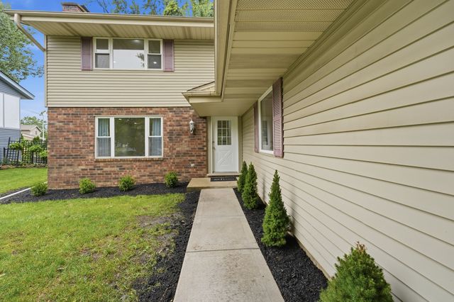 1134 Pinehurst Lane, Schaumburg, IL 60193