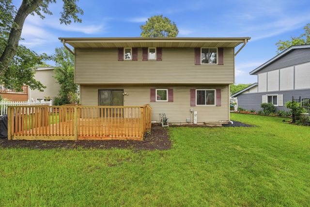 1134 Pinehurst Lane, Schaumburg, IL 60193