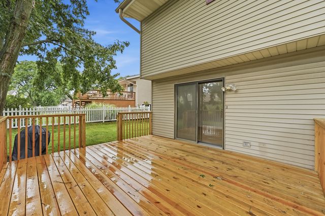 1134 Pinehurst Lane, Schaumburg, IL 60193