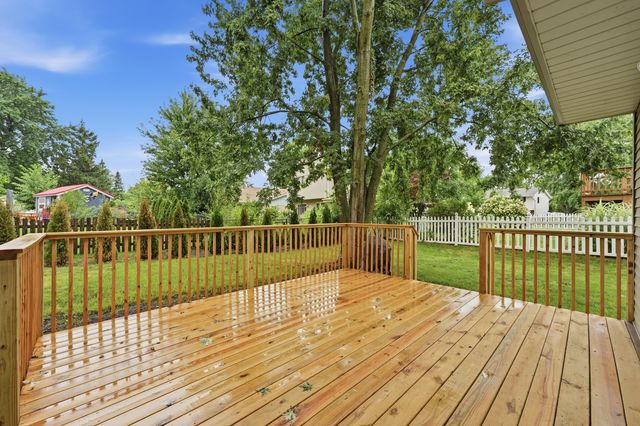 1134 Pinehurst Lane, Schaumburg, IL 60193