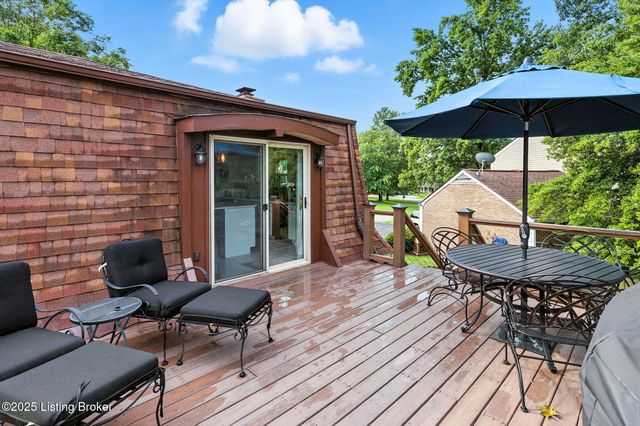 8303 Huntsman Trail, Louisville, KY 40291