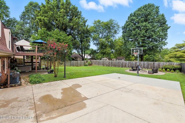 8303 Huntsman Trail, Louisville, KY 40291
