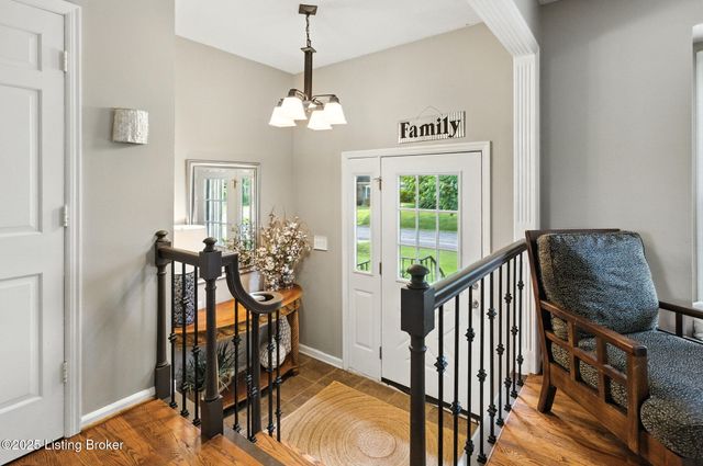 8303 Huntsman Trail, Louisville, KY 40291