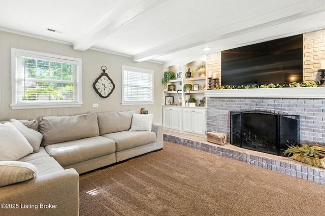 8303 Huntsman Trail, Louisville, KY 40291