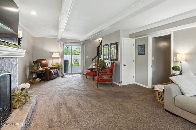 8303 Huntsman Trail, Louisville, KY 40291