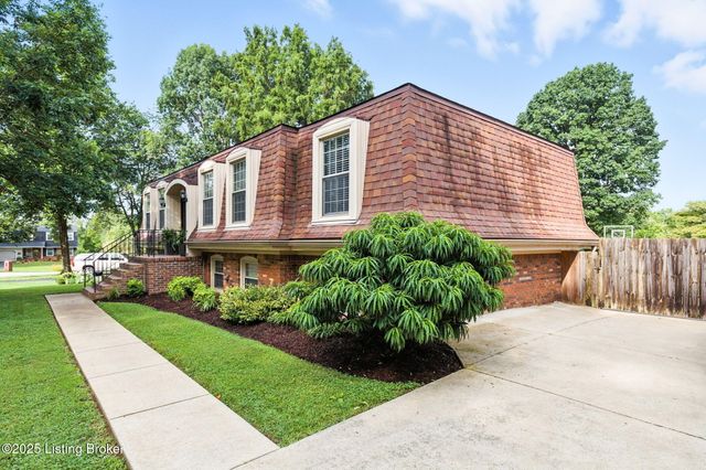 8303 Huntsman Trail, Louisville, KY 40291