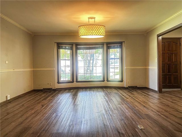 9102 W 81st Terrace, Overland Park, KS 66204