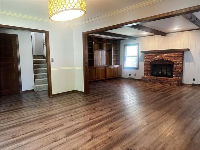 9102 W 81st Terrace, Overland Park, KS 66204