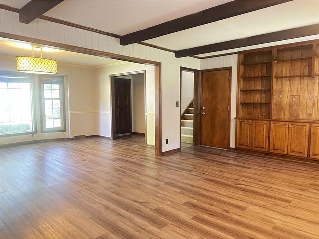 9102 W 81st Terrace, Overland Park, KS 66204