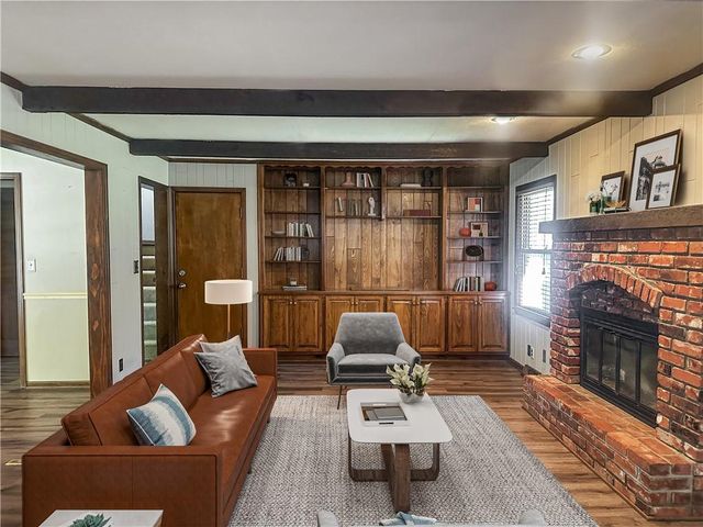 9102 W 81st Terrace, Overland Park, KS 66204