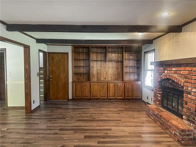 9102 W 81st Terrace, Overland Park, KS 66204