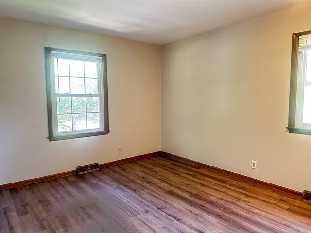 9102 W 81st Terrace, Overland Park, KS 66204