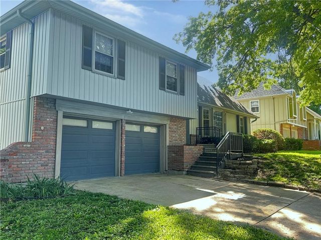 9102 W 81st Terrace, Overland Park, KS 66204