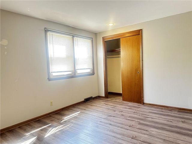 9102 W 81st Terrace, Overland Park, KS 66204