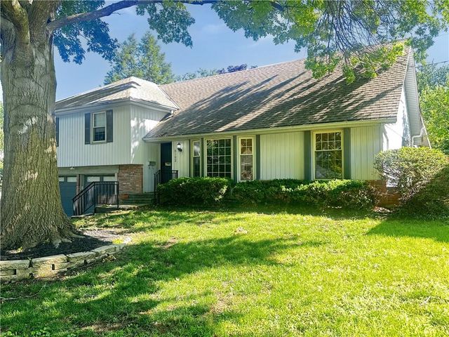 9102 W 81st Terrace, Overland Park, KS 66204