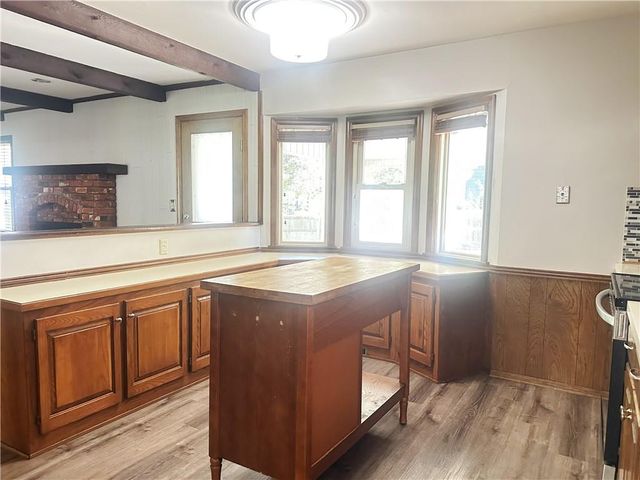9102 W 81st Terrace, Overland Park, KS 66204
