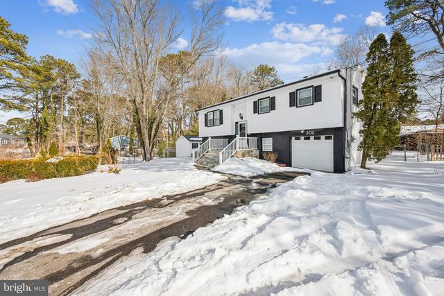 201 MANAHAWKIN TRL, Browns Mills, NJ 08015