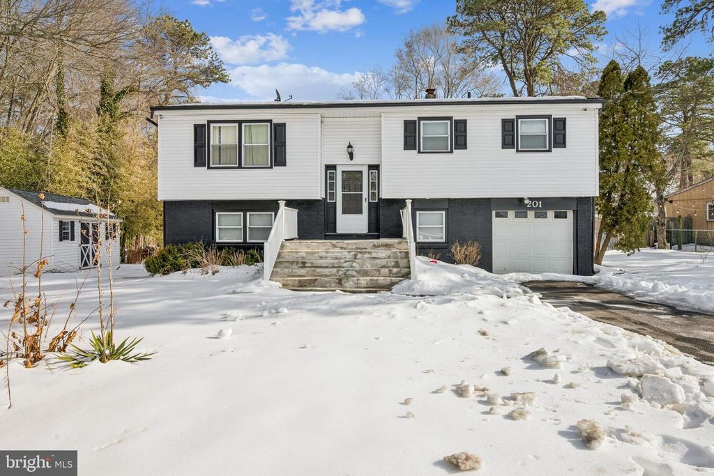 201 MANAHAWKIN TRL, Browns Mills, NJ 08015