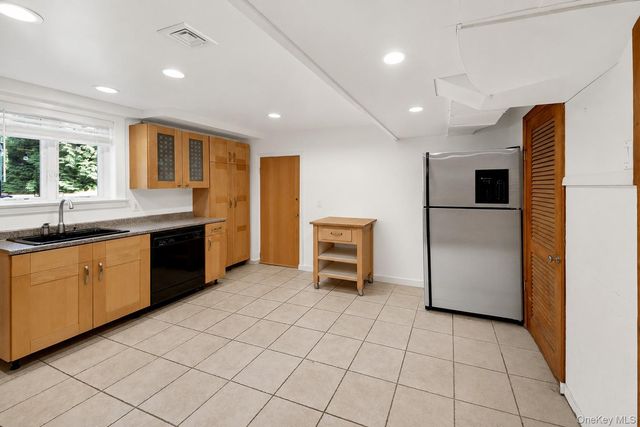 236 Westlake Drive, Valhalla, NY 10595