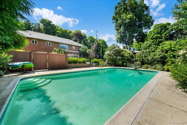 236 Westlake Drive, Valhalla, NY 10595