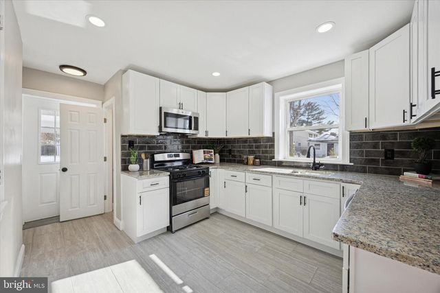 346 BRIGHTON TER, Holmes, PA 19043