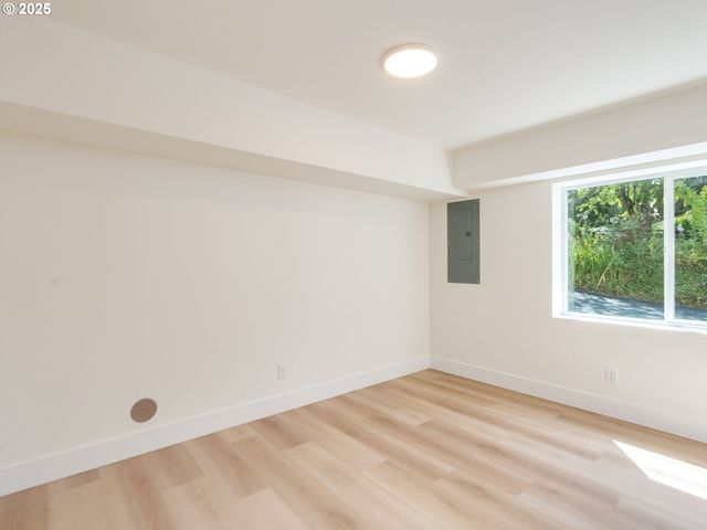 9541 Sw 62ND Dr, Portland, OR 97219