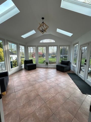 38 North Main St, Middleton, MA 01949