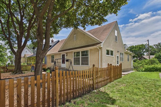 776 Como Avenue, Saint Paul, MN 55103