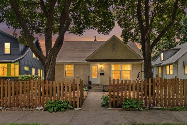 776 Como Avenue, Saint Paul, MN 55103