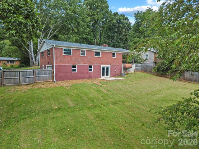 10 Monte Vista Circle, Candler, NC 28715