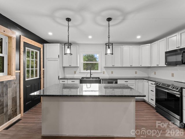 10 Monte Vista Circle, Candler, NC 28715