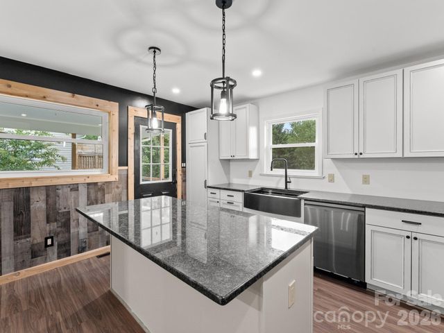 10 Monte Vista Circle, Candler, NC 28715