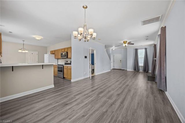 6064 Parkside Circle, Winston-salem, NC 27107