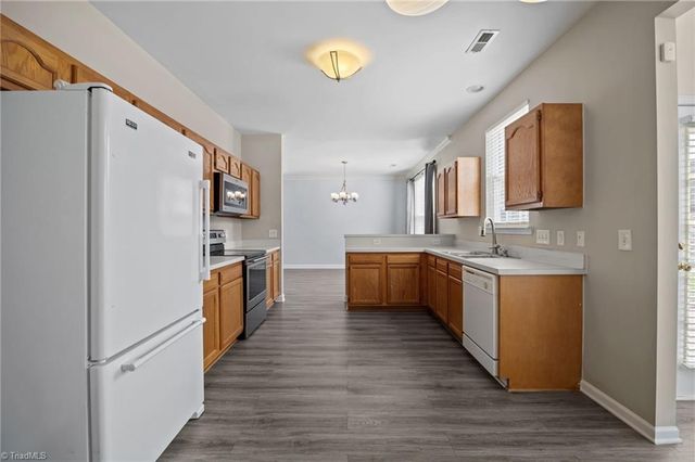 6064 Parkside Circle, Winston-salem, NC 27107