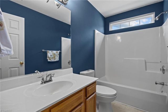 6064 Parkside Circle, Winston-salem, NC 27107