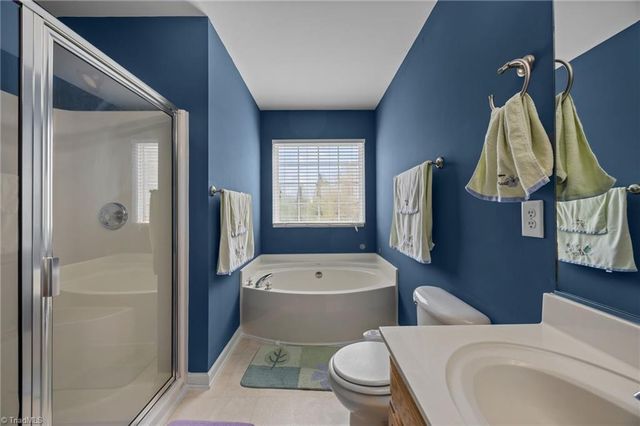 6064 Parkside Circle, Winston-salem, NC 27107