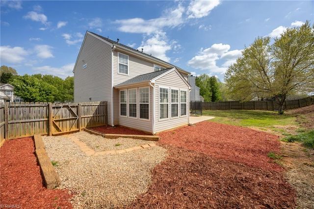 6064 Parkside Circle, Winston-salem, NC 27107