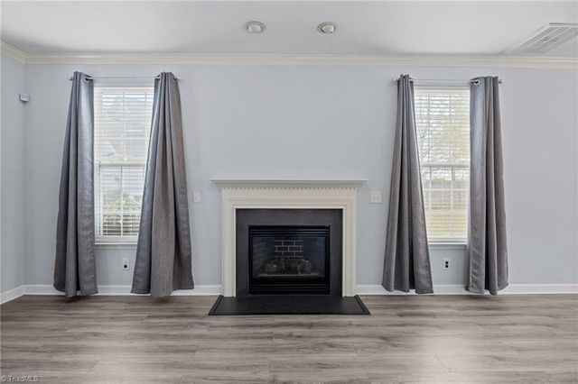 6064 Parkside Circle, Winston-salem, NC 27107