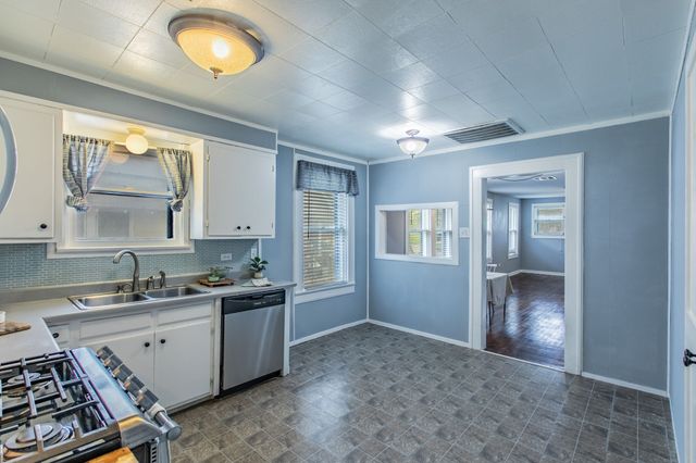 900 N 31st Street, Waco, TX 76707
