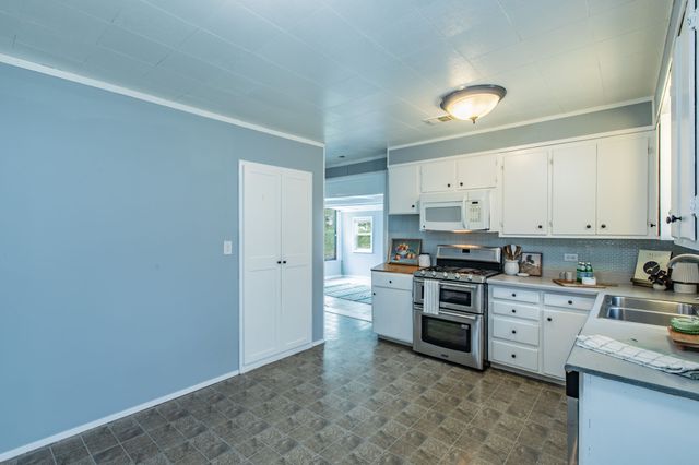 900 N 31st Street, Waco, TX 76707