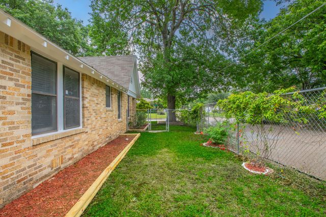 900 N 31st Street, Waco, TX 76707