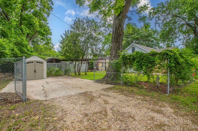 900 N 31st Street, Waco, TX 76707