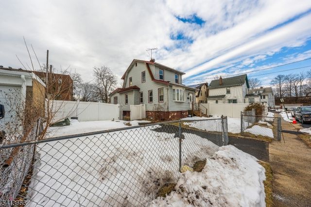 9 Stratford Pl, Irvington Twp., NJ 07111