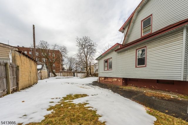 9 Stratford Pl, Irvington Twp., NJ 07111