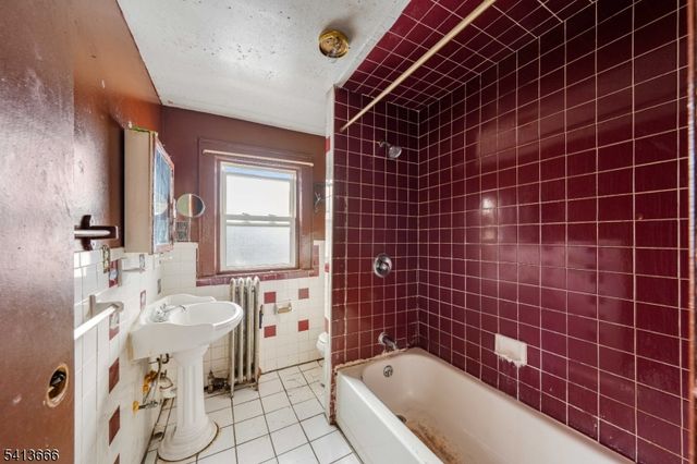 9 Stratford Pl, Irvington Twp., NJ 07111