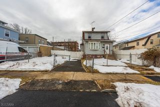 9 Stratford Pl, Irvington Twp., NJ 07111