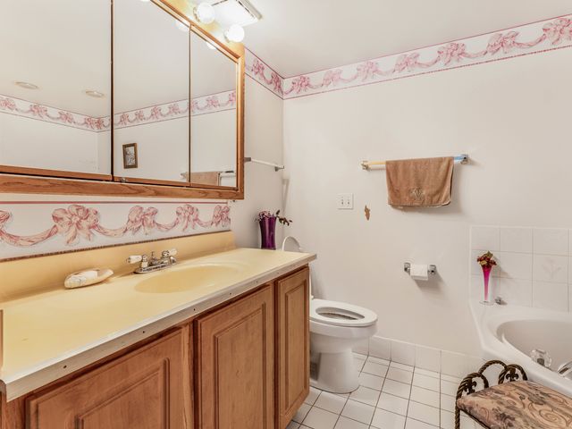 6800 N Harlem Avenue 501, Chicago, IL 60631