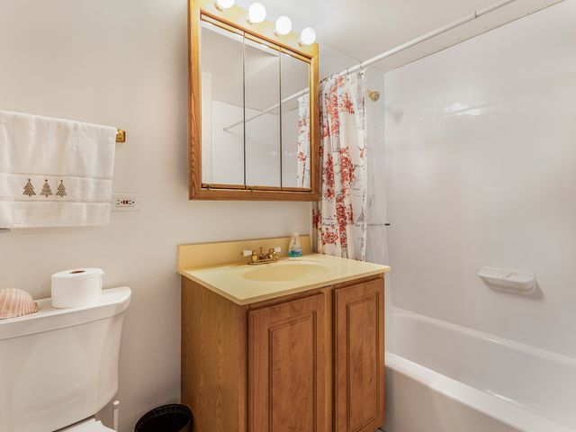 6800 N Harlem Avenue 501, Chicago, IL 60631
